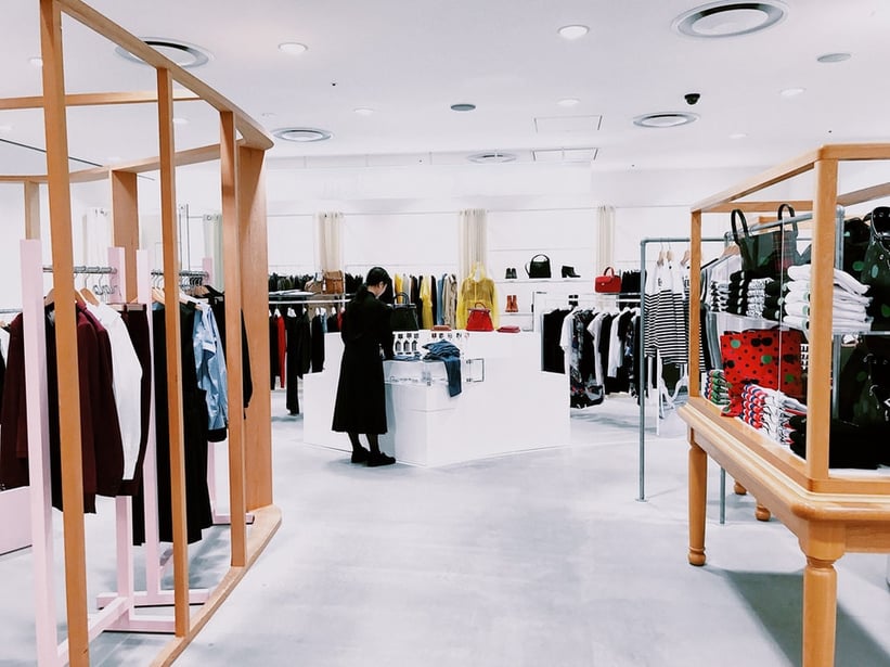 Colours and Sizes: Achieving Online Accuracy in Fashion Retail